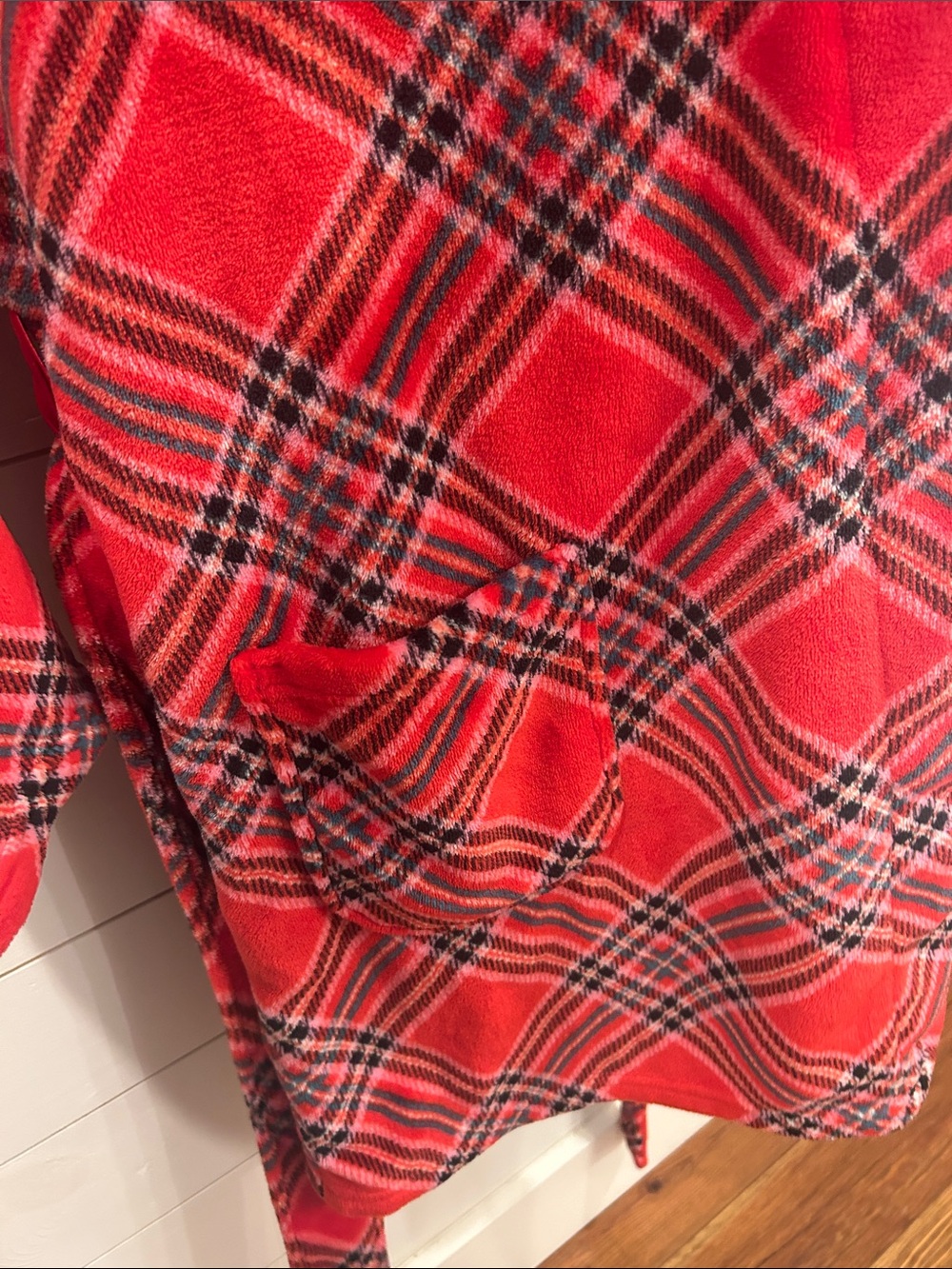 Victoria's Secret Red and Black Plaid Fleece Robe - Picture 7 of 9